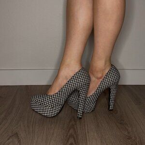 Forever 21 Classic Black and White Houndstooth Women's Heels